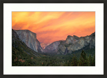 Load image into Gallery viewer, Red Valley - Francesco Emanuele Carucci Photography